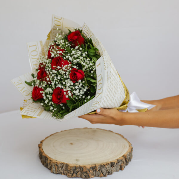 Buquê Rosas Nacionais - 8 Unidades