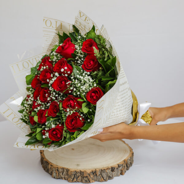 Buquê Rosas Nacionais - 18 Unidades