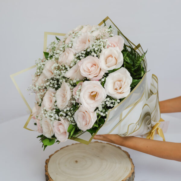 Buquê Encanto de Rosas - Rosas Cor de Rosa