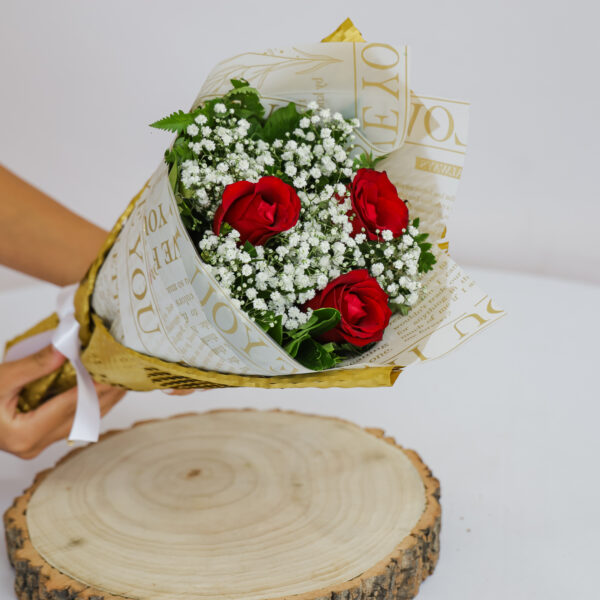 Mini Buquê 01 - Rosas Nacionais Rosas Vermelhas